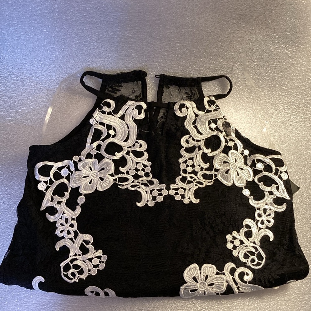 NWT - I.N.C. International Concepts Black Lace Sleeveless Halter Blouse - Sz PM - Picture 6 of 16